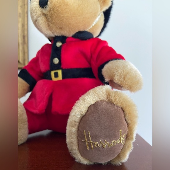 Harrods Teddy Bear London Palace Royal Guard Plush 15" Knightsbridge Plush Toy - Picture 2 of 7